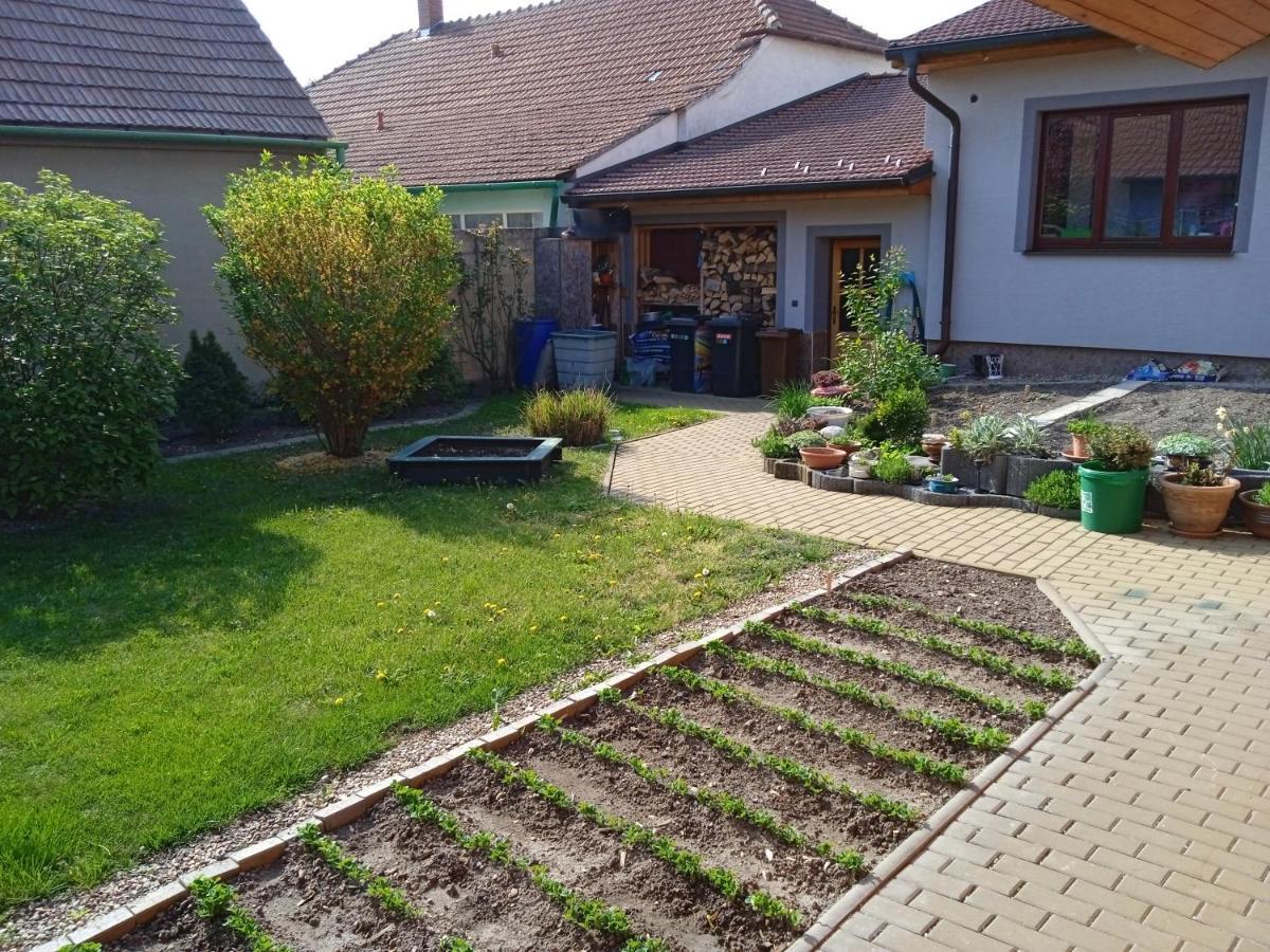 Apartment Anna Šakvice Kültér fotó
